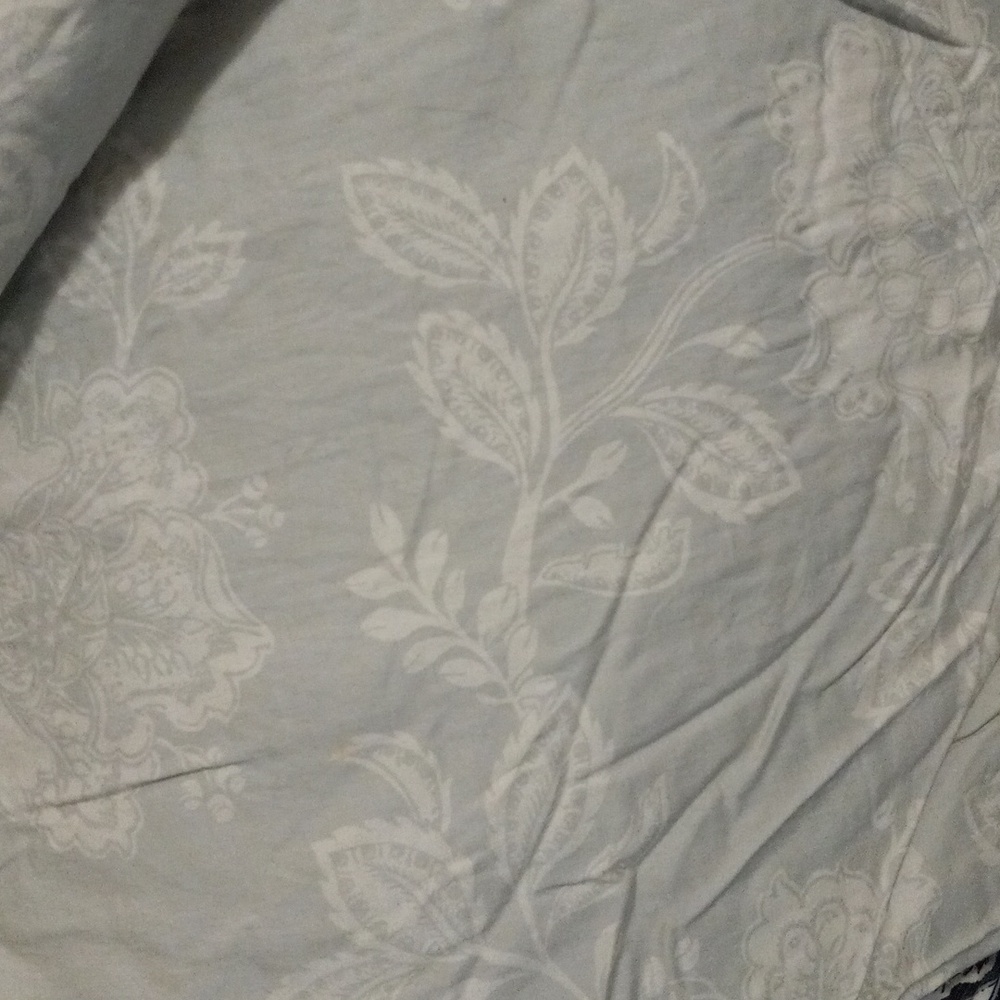 Queen Floral Comforter Set - Picture 4 of 10